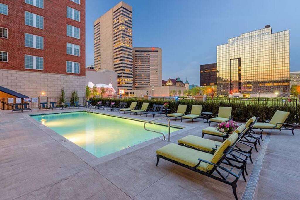 King Size In Heart Of Downtown * Columbus
