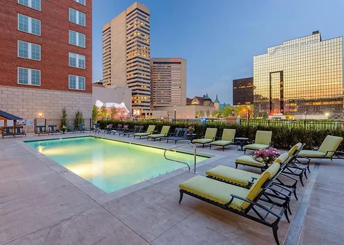 King Size Studio In Heart Of Downtown